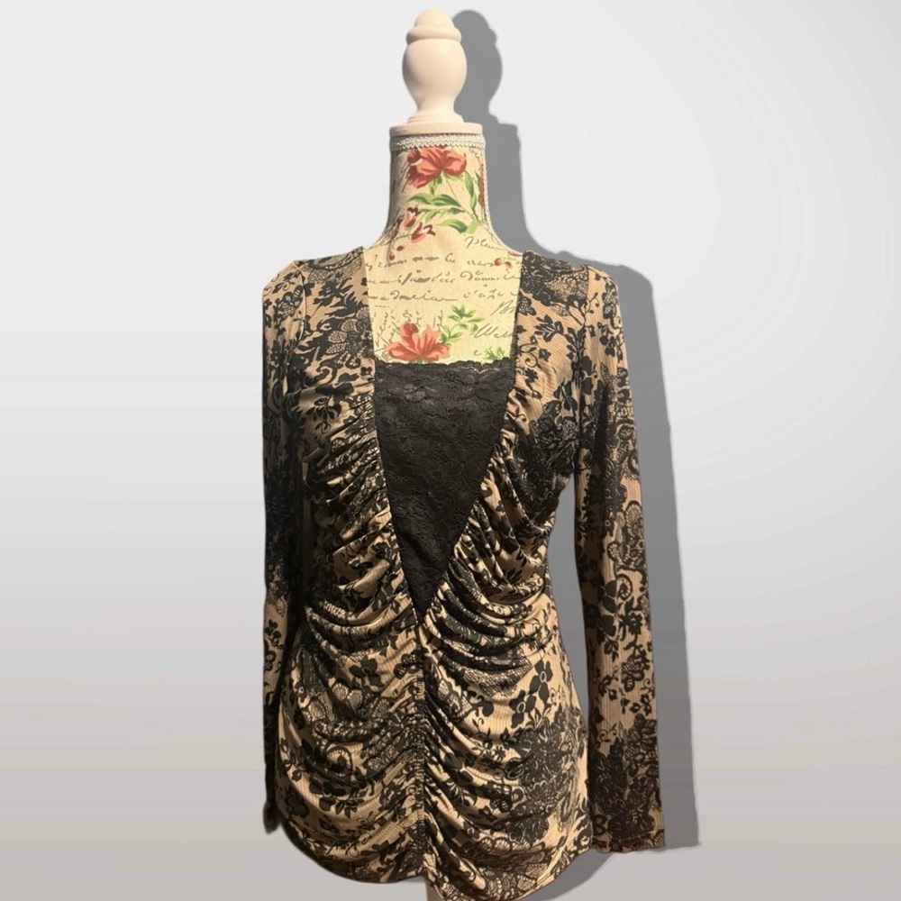 VENUS Black and Cream Paisley Pattern Blouse